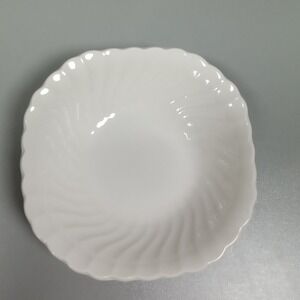 Johnson Brothers White Ironstone Swirl Scalloped Bowl Made in England 5.25 Inch